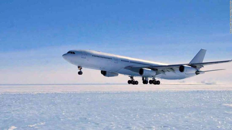 Airbus A340 flies over Antarctica for first time since 1929 to support research
