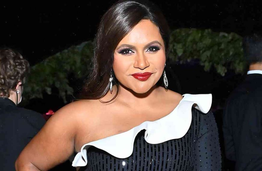 Mindy Kaling’s family gets dolled up to celebrate Thanksgiving