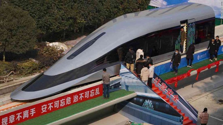 China's high-speed rail 'speedster' hits record 620mph